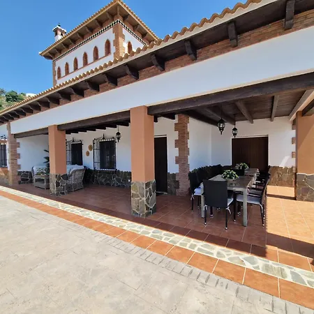 Alejandro En Holiday home Sayalonga